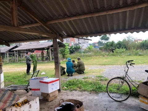 Người đàn ông bị chém đến chết tại quán ăn: tạm giữ 5 người liên quan - Ảnh 1. Người đàn ông bị chém đến chết tại quán ăn: tạm giữ 5 người liên quan - Ảnh 1.