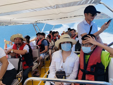 Doanh nghiệp và khách hàng cùng... hồi hộp với tour tết - Ảnh 3. Doanh nghiệp và khách hàng cùng... hồi hộp với tour tết - Ảnh 3.