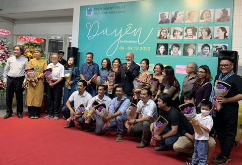 ‘Duyên’ hội ngộ 15 nghệ sĩ, họa sĩ, điêu khắc gia cùng niên khóa trong một triển lãm - Ảnh 1. ‘Duyên’ hội ngộ 15 nghệ sĩ, họa sĩ, điêu khắc gia cùng niên khóa trong một triển lãm - Ảnh 1.