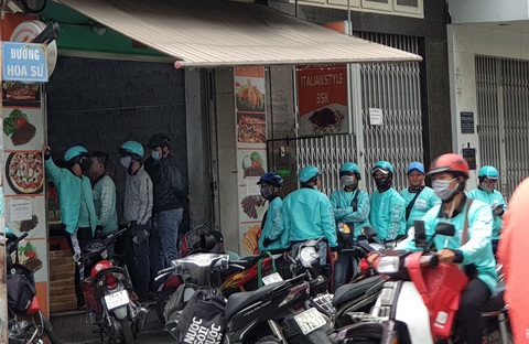 các dụng giao đồ ăn thường lấy hoa hồng từ 20-30% của các cửa hànga - ảnh_ bông mai 1(read-only) các dụng giao đồ ăn thường lấy hoa hồng từ 20-30% của các cửa hànga - ảnh_ bông mai 1(read-only)