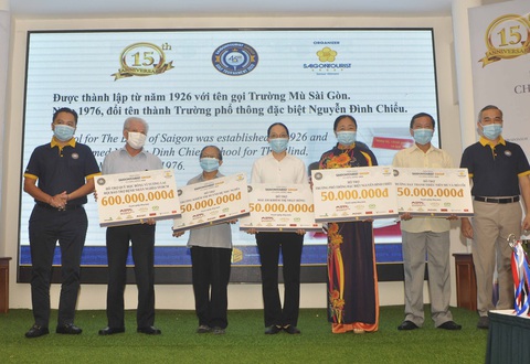Giải golf từ thiện trao 650 suất học bổng cho học sinh có hoàn cảnh khó khăn - Ảnh 1. Giải golf từ thiện trao 650 suất học bổng cho học sinh có hoàn cảnh khó khăn - Ảnh 1.