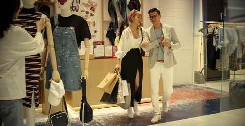 Sugar baby lên phim gắn mác 18+ - Ảnh 4. Sugar baby lên phim gắn mác 18+ - Ảnh 4.
