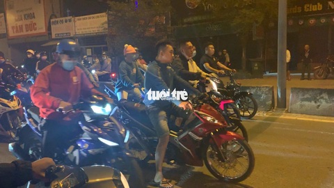 Hàng trăm ‘quái xế’ lại quậy ‘đã đời’ trên đường phố TP.HCM - Ảnh 5. Hàng trăm ‘quái xế’ lại quậy ‘đã đời’ trên đường phố TP.HCM - Ảnh 5.
