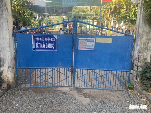 Tạm đình chỉ hiệu trưởng trường THPT Vĩnh Xương liên quan vụ nữ sinh tự tử - Ảnh 1. Tạm đình chỉ hiệu trưởng trường THPT Vĩnh Xương liên quan vụ nữ sinh tự tử - Ảnh 1.