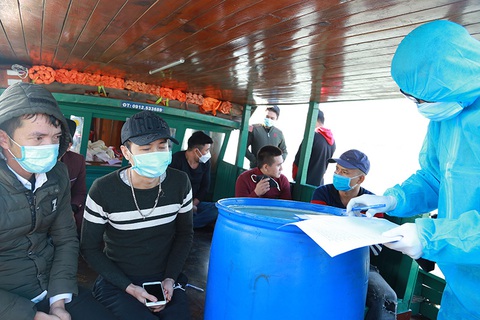Quảng Ninh phong tỏa một nhà nghỉ có người Trung Quốc trốn cách ly y tế - Ảnh 1. Quảng Ninh phong tỏa một nhà nghỉ có người Trung Quốc trốn cách ly y tế - Ảnh 1.