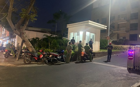 Hai nhóm thanh niên đánh nhau, có tiếng súng nổ - Ảnh 1. Hai nhóm thanh niên đánh nhau, có tiếng súng nổ - Ảnh 1.
