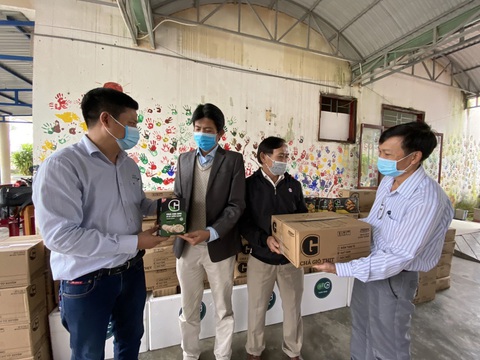 Tặng thực phẩm sạch cho trẻ em đặc biệt khó khăn, mồ côi Quảng Nam - Ảnh 1. Tặng thực phẩm sạch cho trẻ em đặc biệt khó khăn, mồ côi Quảng Nam - Ảnh 1.