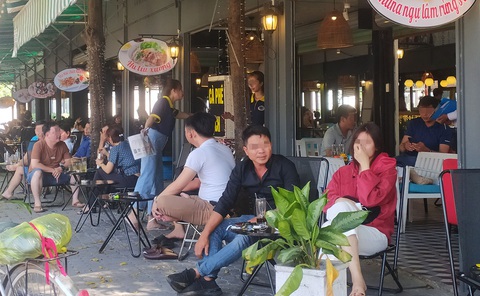 Trường bắt học sinh đeo khẩu trang khi ngủ, có đúng hướng dẫn phòng COVID-19? - Ảnh 3. Trường bắt học sinh đeo khẩu trang khi ngủ, có đúng hướng dẫn phòng COVID-19? - Ảnh 3.