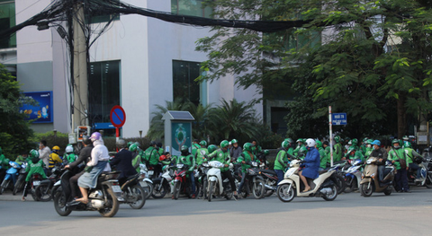 Grab nói gì khi tài xế tắt app, tập trung kiến nghị không tăng mức khấu trừ? - Ảnh 1. Grab nói gì khi tài xế tắt app, tập trung kiến nghị không tăng mức khấu trừ? - Ảnh 1.