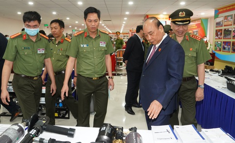 Chùm ảnh: Thủ tướng dự và phát biểu chỉ đạo Hội nghị Công an toàn quốc - Ảnh 4. Chùm ảnh: Thủ tướng dự và phát biểu chỉ đạo Hội nghị Công an toàn quốc - Ảnh 4.
