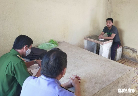 Bắt giam thanh niên đâm chết người tại quán cà phê - Ảnh 1. Bắt giam thanh niên đâm chết người tại quán cà phê - Ảnh 1.