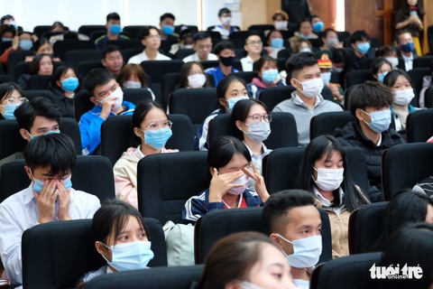 Em lên đại học, gánh nặng của mẹ lớn hơn rất nhiều - Ảnh 5. Em lên đại học, gánh nặng của mẹ lớn hơn rất nhiều - Ảnh 5.
