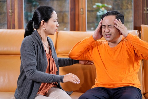 Tuổi 50 và nguy cơ đột quỵ mùa lạnh: Làm sao để nhận biết? - Ảnh 1. Tuổi 50 và nguy cơ đột quỵ mùa lạnh: Làm sao để nhận biết? - Ảnh 1.