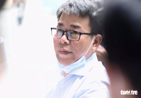 Xét xử nguyên Phó Chánh án quận 4: Hoãn tòa vì vắng toàn bộ bị hại - Ảnh 1. Xét xử nguyên Phó Chánh án quận 4: Hoãn tòa vì vắng toàn bộ bị hại - Ảnh 1.