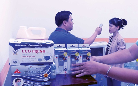 Tẩy trùng trường học, phòng virus corona - Ảnh 3. Tẩy trùng trường học, phòng virus corona - Ảnh 3.