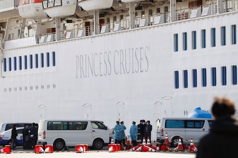 Thêm 39 người nhiễm virus corona trên du thuyền Diamond Princess - Ảnh 1. Thêm 39 người nhiễm virus corona trên du thuyền Diamond Princess - Ảnh 1.