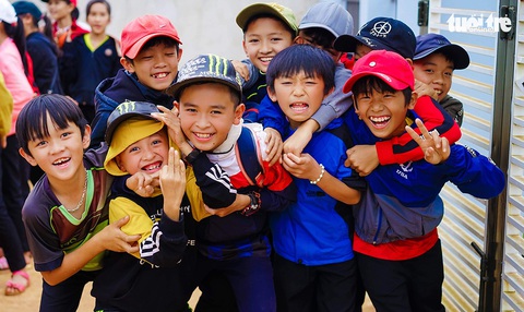 Lớp học vui vẻ của chàng trai bị ung thư - Ảnh 4. Lớp học vui vẻ của chàng trai bị ung thư - Ảnh 4.