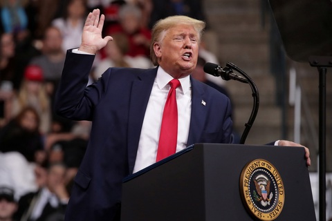 Kinh tế Mỹ tốt, ông Trump tuyên bố sẽ giành lại hạ viện từ Đảng Dân chủ - Ảnh 1. Kinh tế Mỹ tốt, ông Trump tuyên bố sẽ giành lại hạ viện từ Đảng Dân chủ - Ảnh 1.