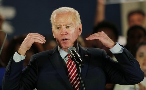 Bầu cử sơ bộ Mỹ: Ông Bernie Sanders dẫn đầu trong Đảng Dân chủ - Ảnh 3. Bầu cử sơ bộ Mỹ: Ông Bernie Sanders dẫn đầu trong Đảng Dân chủ - Ảnh 3.