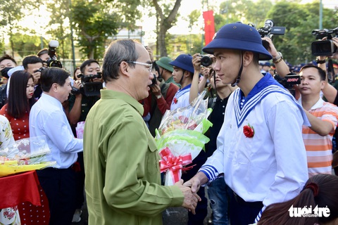 Hơn 4.000 thanh niên TP.HCM lên đường tòng quân - Ảnh 6. Hơn 4.000 thanh niên TP.HCM lên đường tòng quân - Ảnh 6.