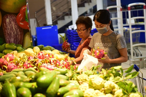 Lượng thanh long, dưa hấu bán tại các siêu thị tăng 3-10 lần - Ảnh 2. Lượng thanh long, dưa hấu bán tại các siêu thị tăng 3-10 lần - Ảnh 2.