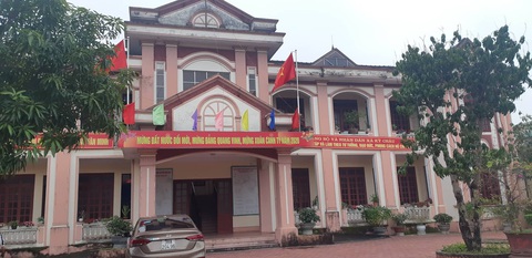 Dân dài cổ chờ bố trí cán bộ địa chính xã - Ảnh 1. Dân dài cổ chờ bố trí cán bộ địa chính xã - Ảnh 1.