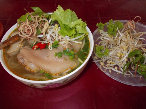 Hai món ngon ăn hoài không chán ở xứ Huế - Ảnh 2. Hai món ngon ăn hoài không chán ở xứ Huế - Ảnh 2.