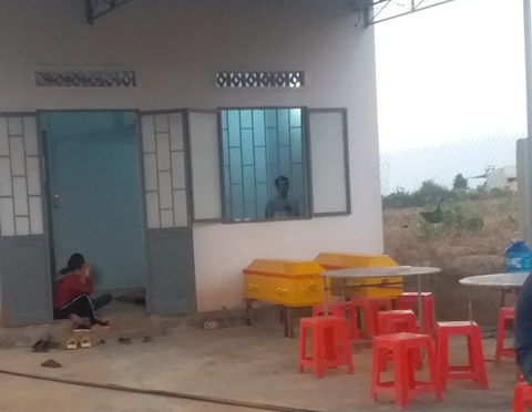 Nghỉ học về nhà ngoại, hai anh em đuối nước dưới ao - Ảnh 1. Nghỉ học về nhà ngoại, hai anh em đuối nước dưới ao - Ảnh 1.