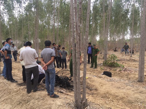 Phát hiện thi thể chết cháy nghi là đối tượng giết bé 10 tuổi ở Đồng Nai - Ảnh 1. Phát hiện thi thể chết cháy nghi là đối tượng giết bé 10 tuổi ở Đồng Nai - Ảnh 1.