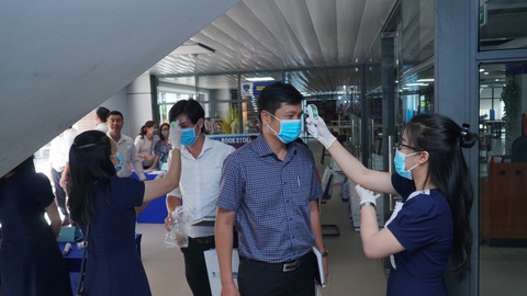 Hàng loạt đại học cho sinh viên nghỉ học thêm 1-3 tuần - Ảnh 1. Hàng loạt đại học cho sinh viên nghỉ học thêm 1-3 tuần - Ảnh 1.