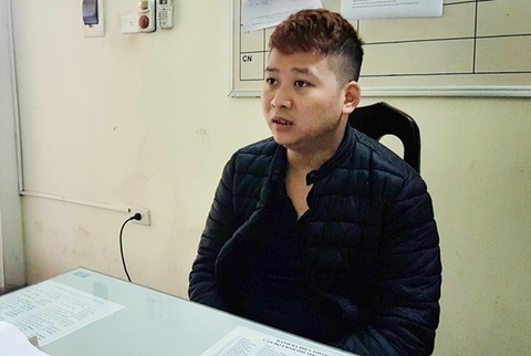 Tài xế taxi dùng dao đe dọa, cướp điện thoại 2 khách nước ngoài - Ảnh 1. Tài xế taxi dùng dao đe dọa, cướp điện thoại 2 khách nước ngoài - Ảnh 1.