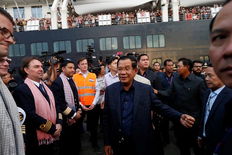 Nữ du khách Mỹ trên tàu Westerdam xét nghiệm lần 2 dương tính với corona - Ảnh 1. Nữ du khách Mỹ trên tàu Westerdam xét nghiệm lần 2 dương tính với corona - Ảnh 1.