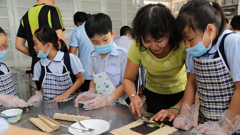 Khuyến khích con làm việc nhà, thể dục thể thao trong những ngày nghỉ học - Ảnh 1. Khuyến khích con làm việc nhà, thể dục thể thao trong những ngày nghỉ học - Ảnh 1.