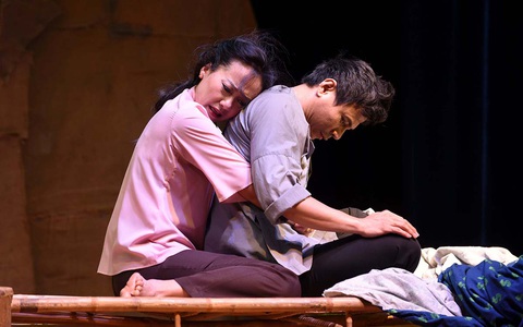 Hoàng Thái Thanh: 10 năm, 49 vở diễn: Chuồn chuồn sẽ bay hay dừng lại? - Ảnh 2. Hoàng Thái Thanh: 10 năm, 49 vở diễn: Chuồn chuồn sẽ bay hay dừng lại? - Ảnh 2.