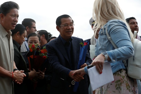 Ông Hun Sen lên tiếng về quyết định cho du thuyền Westerdam cập cảng - Ảnh 1. Ông Hun Sen lên tiếng về quyết định cho du thuyền Westerdam cập cảng - Ảnh 1.