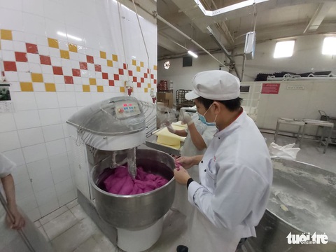 Bánh mì thanh long của BigC học công thức của thợ bánh Sài Gòn? - Ảnh 2. Bánh mì thanh long của BigC học công thức của thợ bánh Sài Gòn? - Ảnh 2.