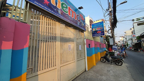 Học sinh nghỉ học vì dịch COVID-19, trường tư khóc ròng - Ảnh 1. Học sinh nghỉ học vì dịch COVID-19, trường tư khóc ròng - Ảnh 1.