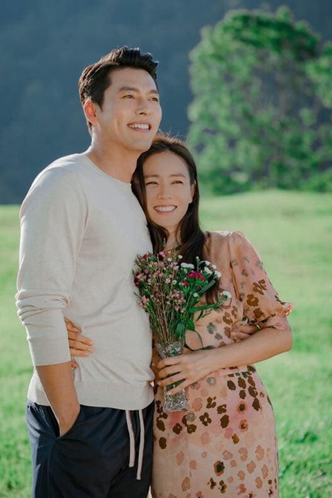 Hạ cánh nơi anh: phim lãng mạn lên ngôi giữa thời thực dụng - Ảnh 4. Hạ cánh nơi anh: phim lãng mạn lên ngôi giữa thời thực dụng - Ảnh 4.