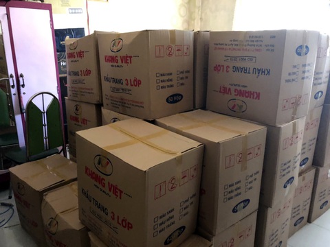 Phát hiện người từ các tỉnh phía Bắc vào TP.HCM gom, nâng giá khẩu trang - Ảnh 1. Phát hiện người từ các tỉnh phía Bắc vào TP.HCM gom, nâng giá khẩu trang - Ảnh 1.