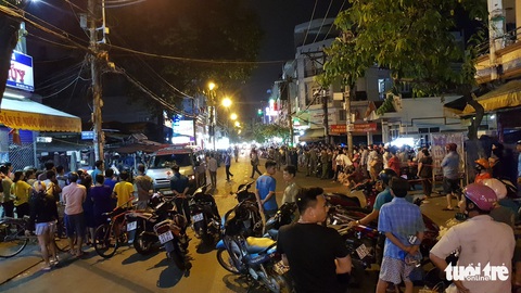 Vợ cầm dao đâm chết chồng ngay giữa chợ - Ảnh 2. Vợ cầm dao đâm chết chồng ngay giữa chợ - Ảnh 2.