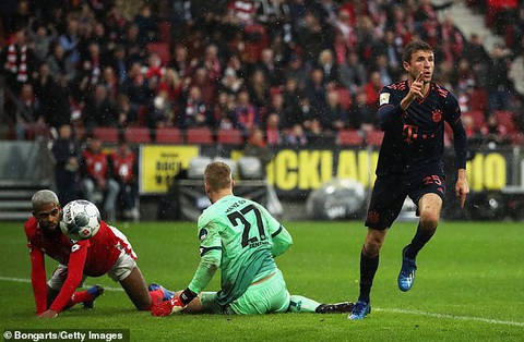 Lewandowski ghi bàn thứ 22, Bayern Munich trở lại ngôi đầu bảng - Ảnh 2. Lewandowski ghi bàn thứ 22, Bayern Munich trở lại ngôi đầu bảng - Ảnh 2.