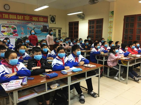 Móng Cái cách ly 14 ngày tất cả người dân nhập cảnh về nước từ Trung Quốc - Ảnh 3. Móng Cái cách ly 14 ngày tất cả người dân nhập cảnh về nước từ Trung Quốc - Ảnh 3.