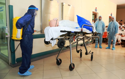 Bệnh viện Trung ương Huế sẵn sàng biến thành khu cách ly điều trị virus corona - Ảnh 5. Bệnh viện Trung ương Huế sẵn sàng biến thành khu cách ly điều trị virus corona - Ảnh 5.