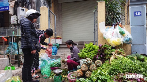 Rau siêu thị cháy hàng’, chợ dân sinh ế ẩm - Ảnh 7. Rau siêu thị cháy hàng’, chợ dân sinh ế ẩm - Ảnh 7.
