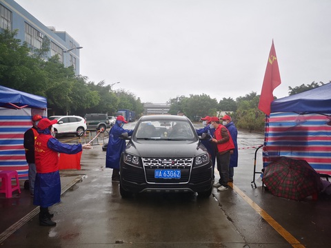 Tiến sĩ Trung Quốc nhiễm COVID-19 bị kỳ thị dù đã xuất viện, cha mẹ vạ lây - Ảnh 1. Tiến sĩ Trung Quốc nhiễm COVID-19 bị kỳ thị dù đã xuất viện, cha mẹ vạ lây - Ảnh 1.
