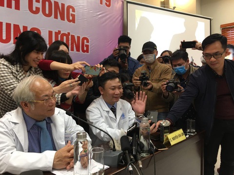 Bệnh nhi 3 tháng tuổi, ca bệnh COVID-19 nhỏ nhất Việt Nam xuất viện - Ảnh 3. Bệnh nhi 3 tháng tuổi, ca bệnh COVID-19 nhỏ nhất Việt Nam xuất viện - Ảnh 3.