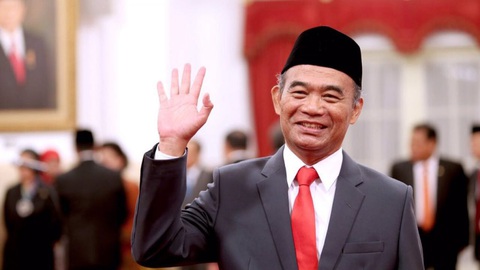 Bộ trưởng Indonesia chỉ cách thoát nghèo: Chồng nghèo thì phải lấy vợ giàu - Ảnh 1. Bộ trưởng Indonesia chỉ cách thoát nghèo: Chồng nghèo thì phải lấy vợ giàu - Ảnh 1.
