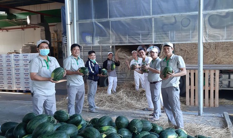 Công nhân sẻ chia - Ảnh 2. Công nhân sẻ chia - Ảnh 2.