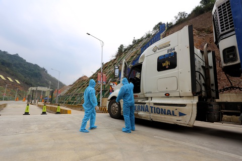 Ngày đầu tiên cửa khẩu Tân Thanh mở lại, 300 tấn nông sản qua Trung Quốc - Ảnh 1. Ngày đầu tiên cửa khẩu Tân Thanh mở lại, 300 tấn nông sản qua Trung Quốc - Ảnh 1.