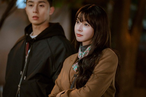 Itaewon Class: Sự quyến rũ của tuổi trẻ kiên định, liều lĩnh - Ảnh 8. Itaewon Class: Sự quyến rũ của tuổi trẻ kiên định, liều lĩnh - Ảnh 8.